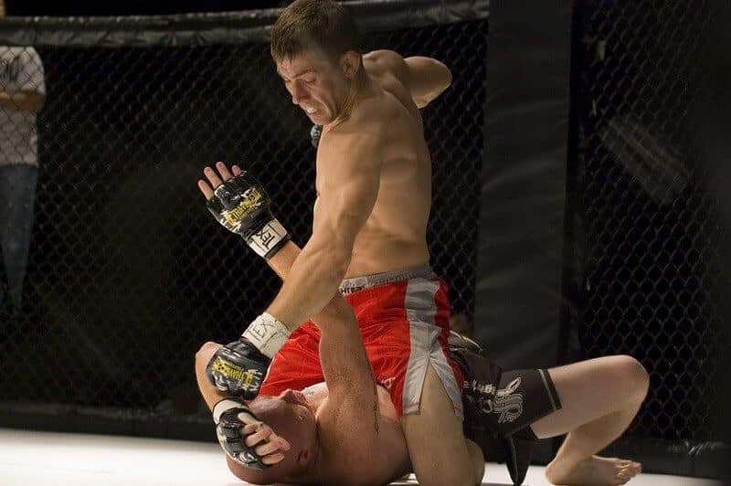 MMA cage figh